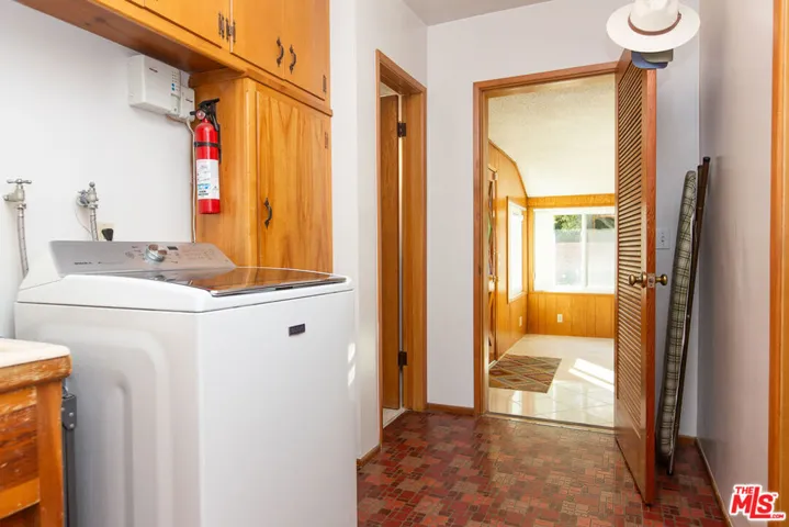 137 N Burnaby Avenue, Glendora, California 91741