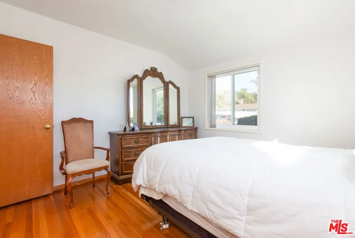 137 N Burnaby Avenue, Glendora, California 91741
