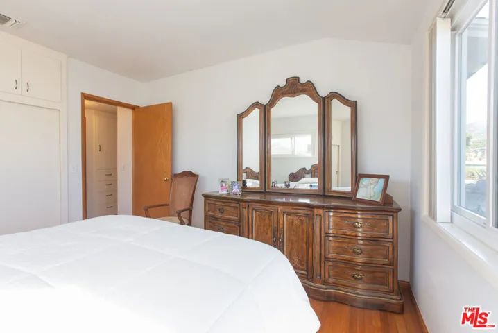 137 N Burnaby Avenue, Glendora, California 91741