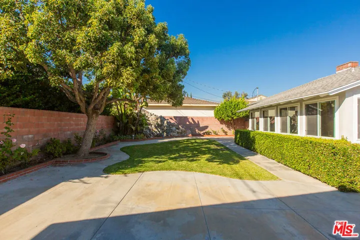 137 N Burnaby Avenue, Glendora, California 91741