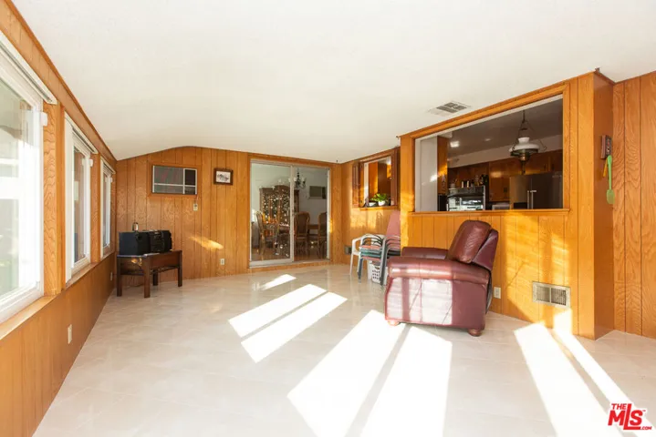 137 N Burnaby Avenue, Glendora, California 91741