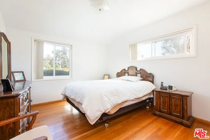 137 N Burnaby Avenue, Glendora, California 91741