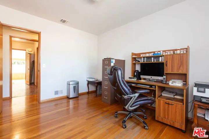 137 N Burnaby Avenue, Glendora, California 91741