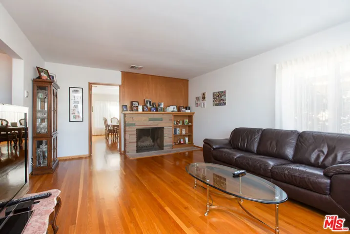 137 N Burnaby Avenue, Glendora, California 91741