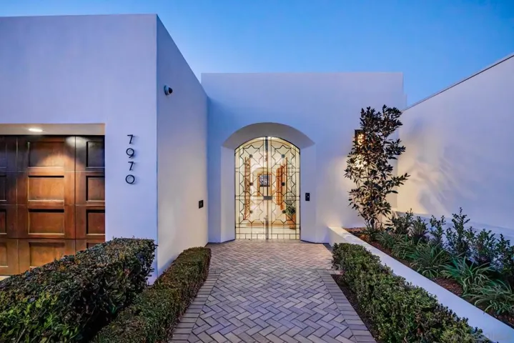 7970 Roseland Dr, La Jolla, California 92037