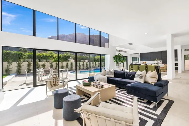 018_102-print-as5a7674_938