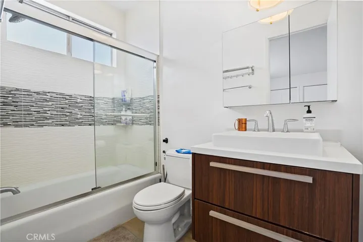 2nd bathroom