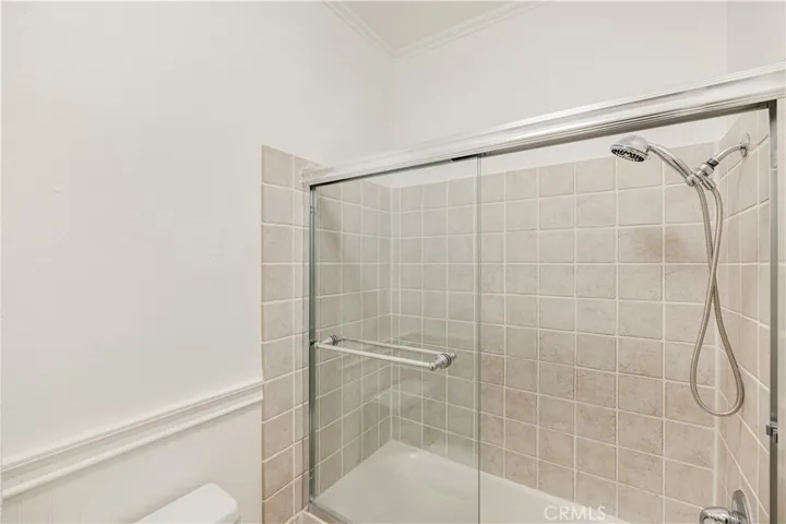 Bath/shower