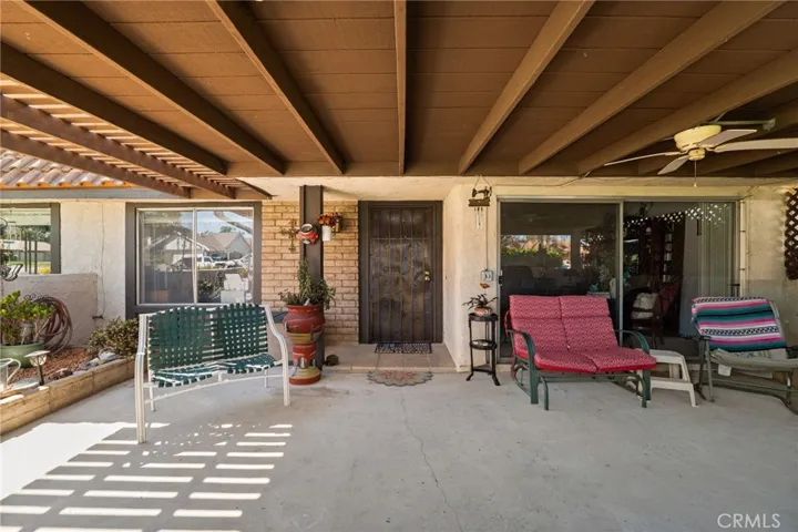 The access to your front door provides a ton of privacy - perfect for avoiding door to door solicitors (we all hate those people who do that, don't we??).