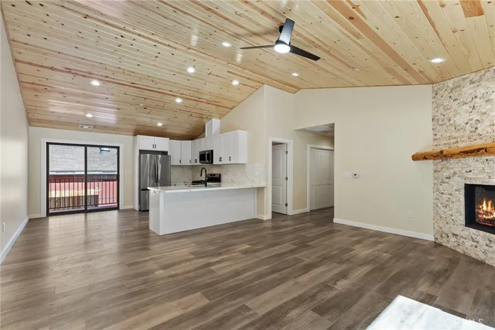 183 Moreno Lane, Sugarloaf, California 92386 — photo 4