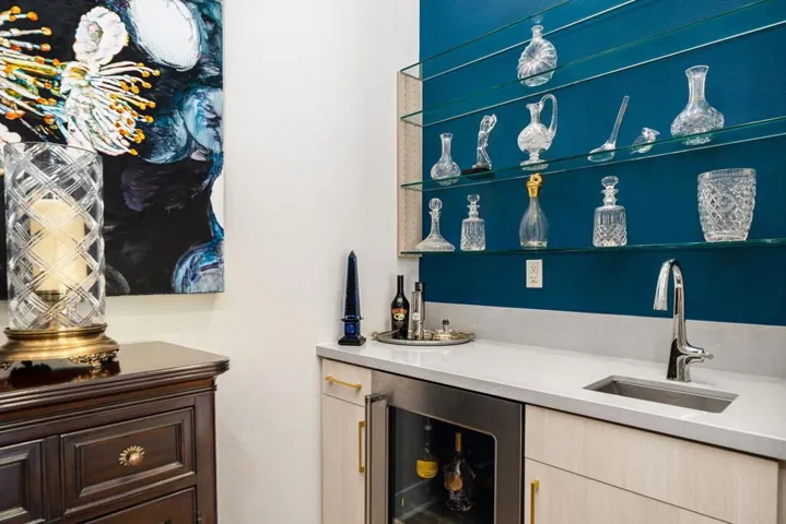 AA1A812C-4DBF-4A85-A953-381CC1D8E300_1_1