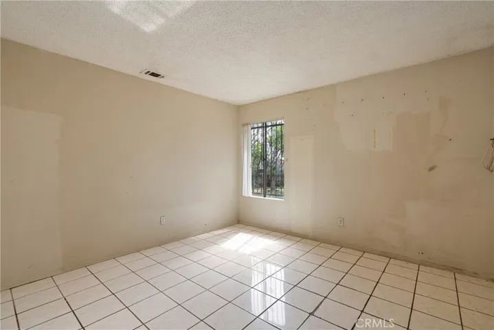 Guest bedroom 1
