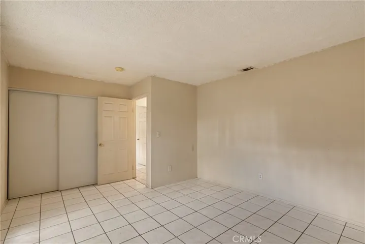 Guest bedroom 1