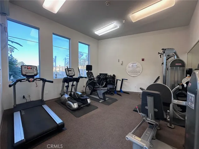 COMMUNITY FITNESS/EXERCISE ROOM