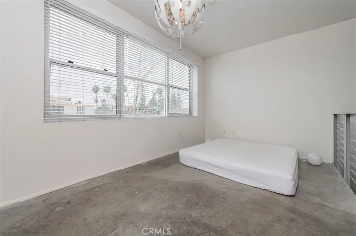 UPSTAIRS BEDROOM