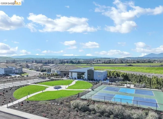 Tennis, Pickleball, Swimming, Clubhouse, Lounge Area, Inside Kitchen/Dining/Lounge