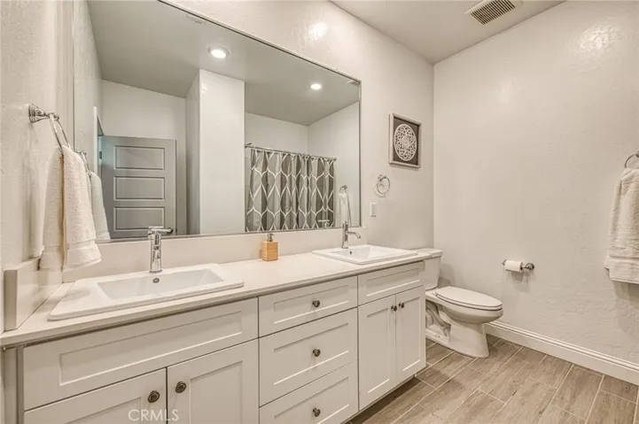 1817 N Phillip, Clovis, California 93619