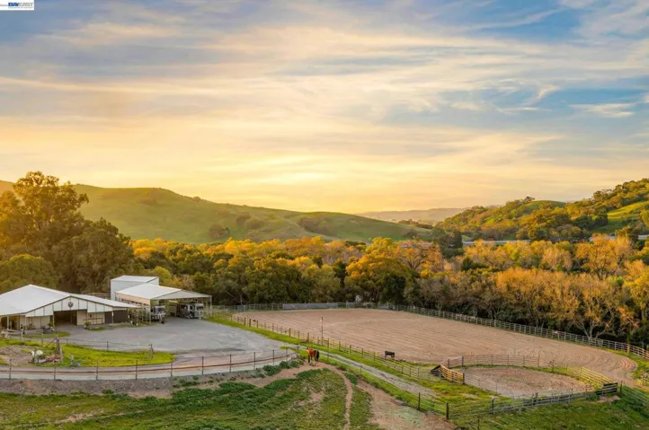 10700 Foothill Rd, Sunol, California 94586