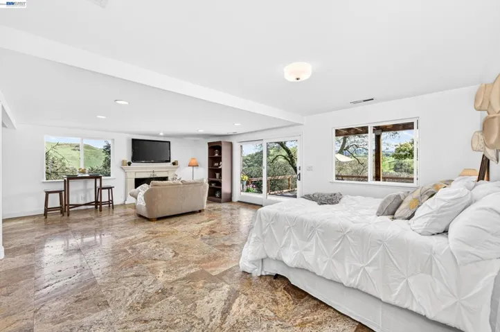 10700 Foothill Rd, Sunol, California 94586