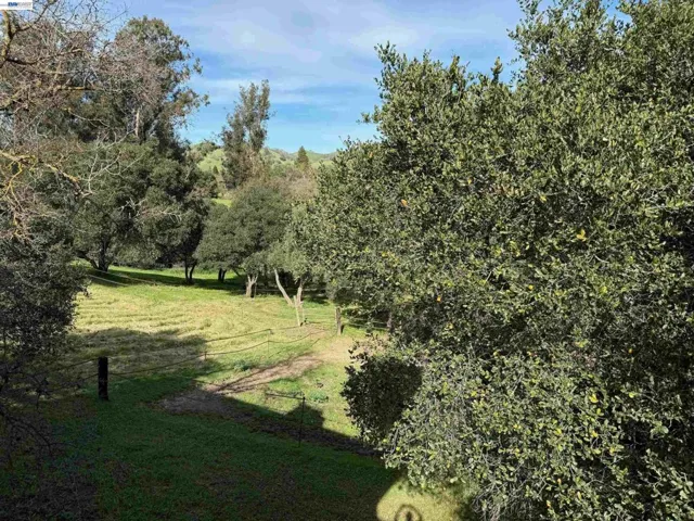 10700 Foothill Rd, Sunol, California 94586