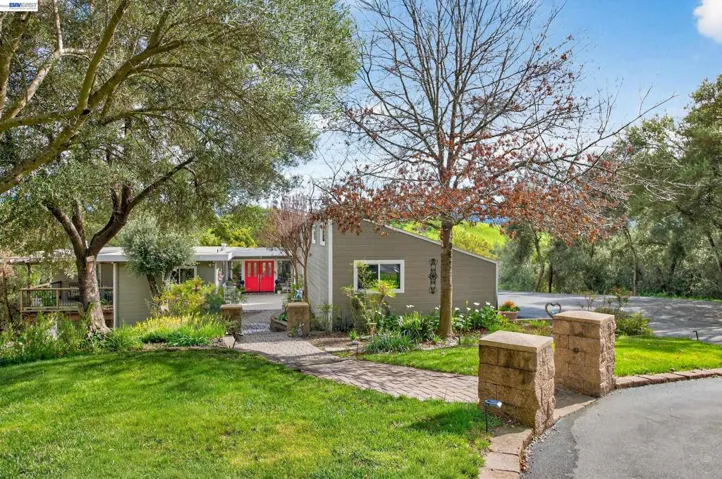 10700 Foothill Rd, Sunol, California 94586