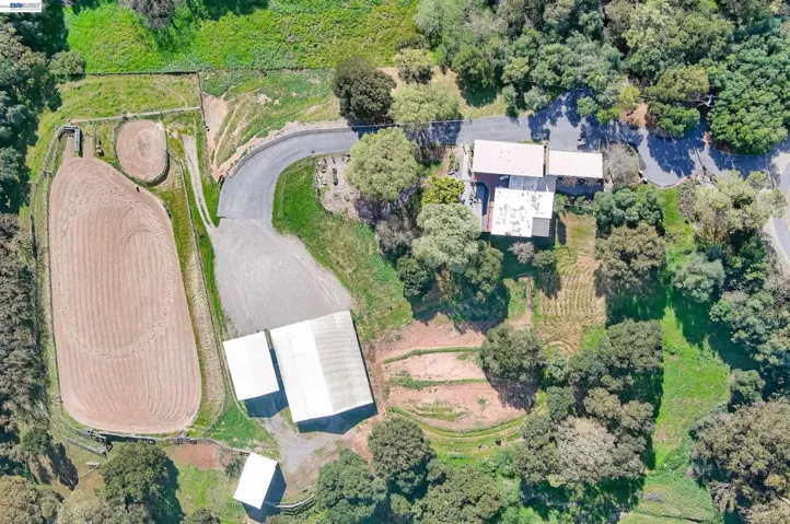 10700 Foothill Rd, Sunol, California 94586