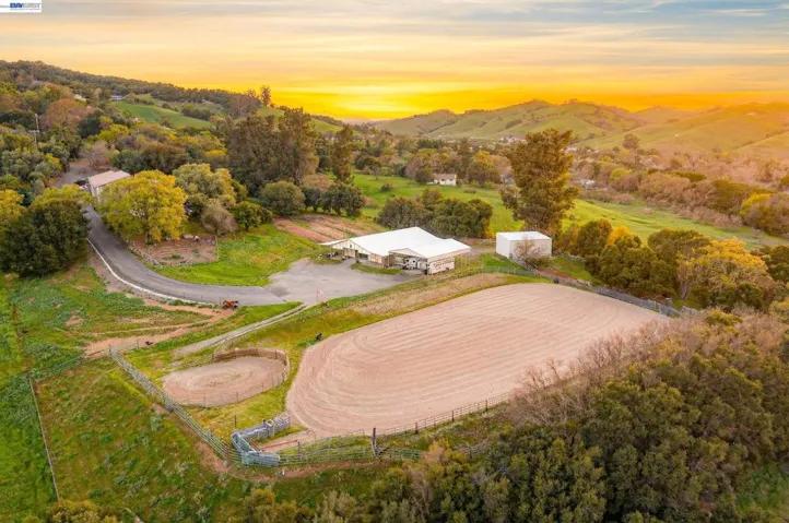 10700 Foothill Rd, Sunol, California 94586
