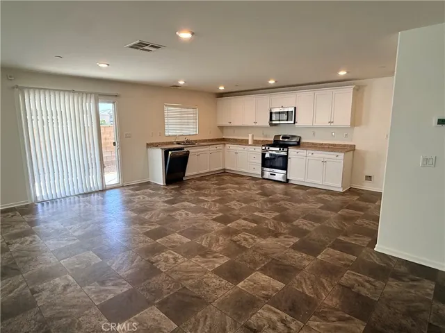 16931 Montgomery, Fontana, California 92336