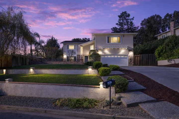 This photo has been digitally modified.