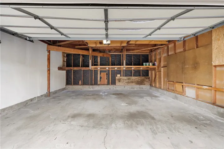 Huge detached 2 car garage