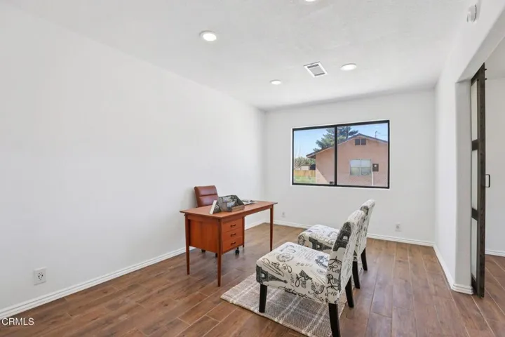 33-web-or-mls-E Ave T 2-S1203-033