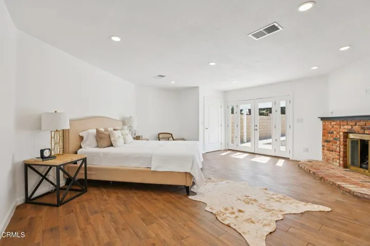 13-web-or-mls-E Ave T 2-S1203-013