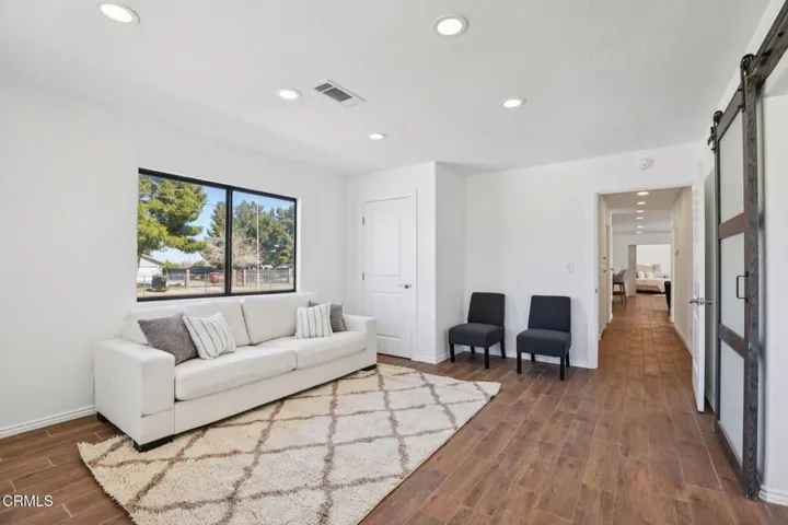 31-web-or-mls-E Ave T 2-S1203-031