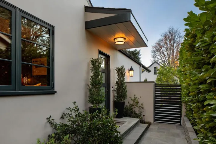 1143 Greenwood Avenue, Palo Alto, California 94301
