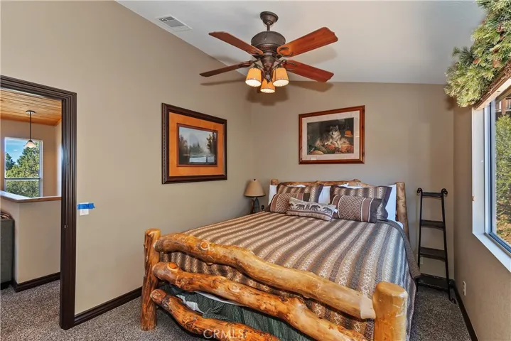 43850 Yosemite, Big Bear Lake, California 92315