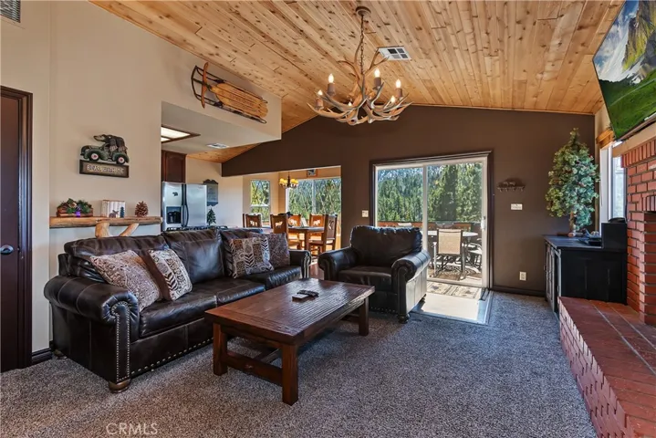 43850 Yosemite, Big Bear Lake, California 92315
