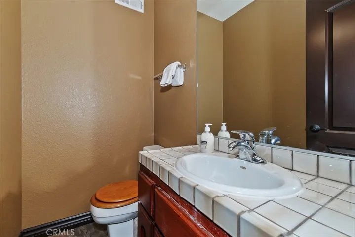 43850 Yosemite, Big Bear Lake, California 92315