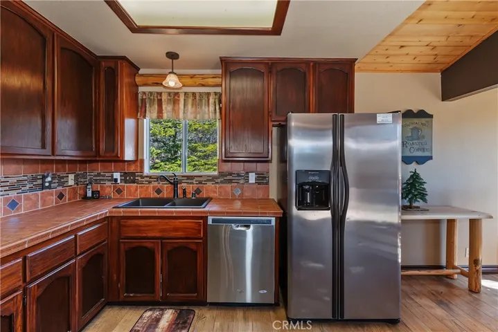 43850 Yosemite, Big Bear Lake, California 92315