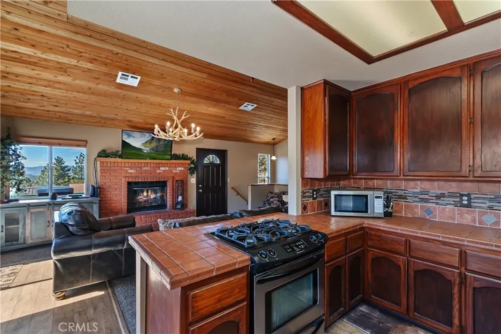 43850 Yosemite, Big Bear Lake, California 92315