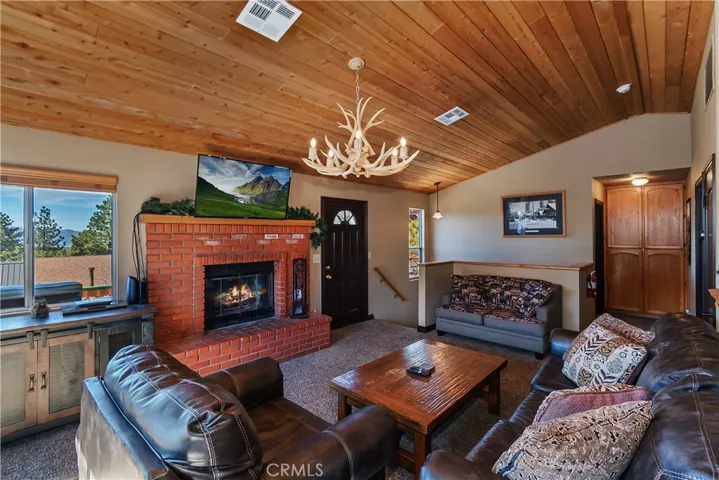 43850 Yosemite, Big Bear Lake, California 92315