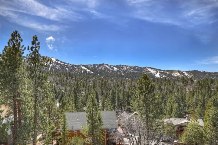 43850 Yosemite, Big Bear Lake, California 92315