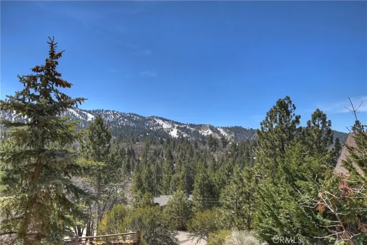 43850 Yosemite, Big Bear Lake, California 92315