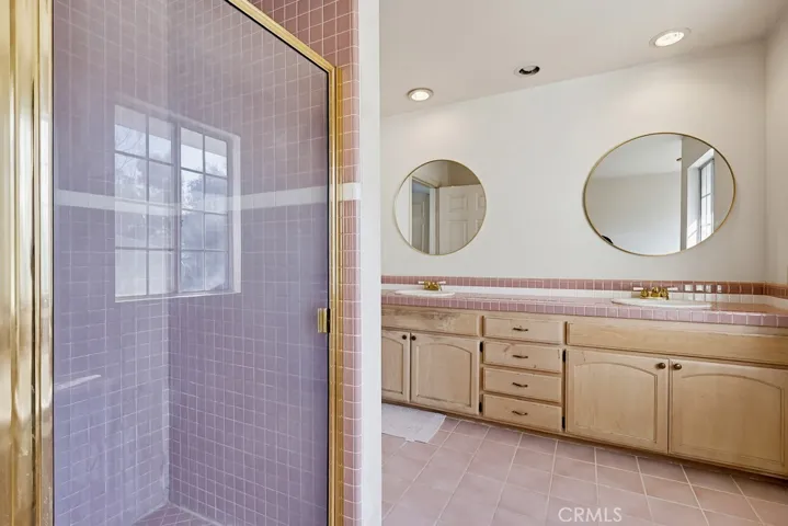 Master bath Dual sink
