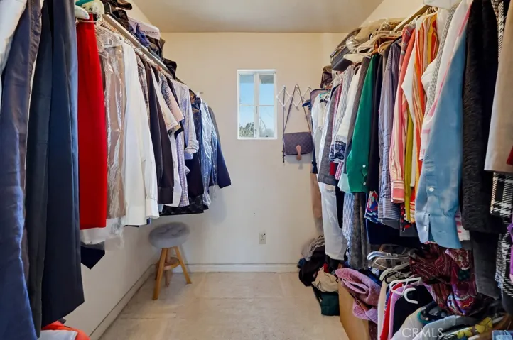 Master Bedroom walkincloset