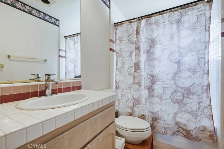2nd bathroom upstairs