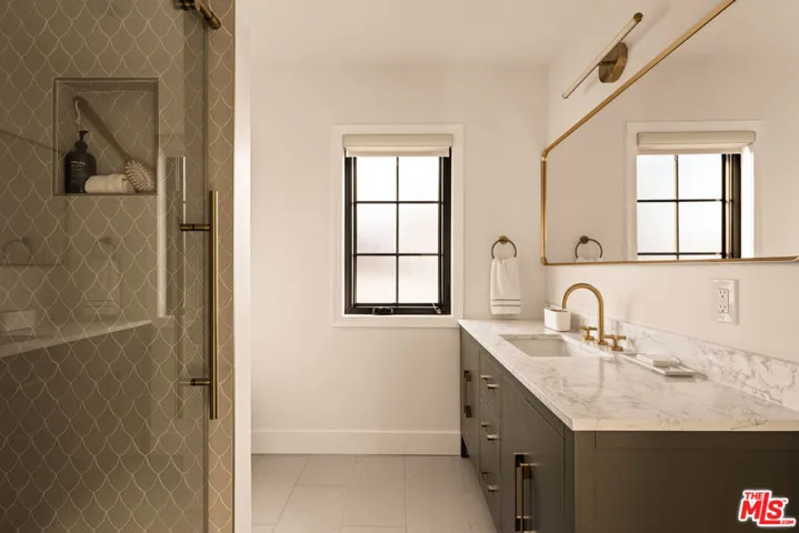 7403 Stewart Avenue, Los Angeles, California 90045