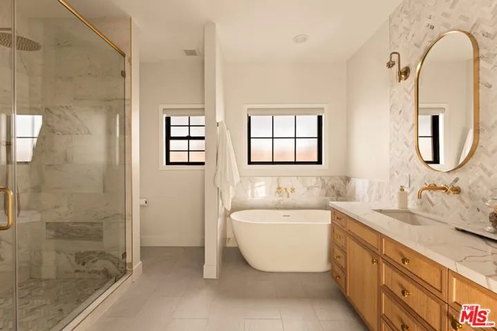 7403 Stewart Avenue, Los Angeles, California 90045