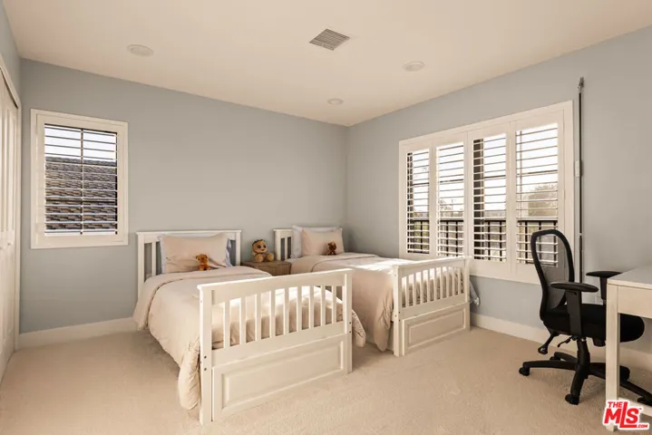 7403 Stewart Avenue, Los Angeles, California 90045