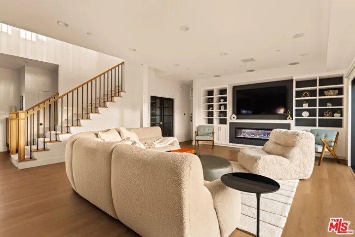 7403 Stewart Avenue, Los Angeles, California 90045