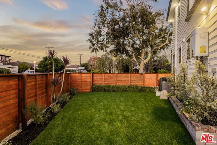 7403 Stewart Avenue, Los Angeles, California 90045